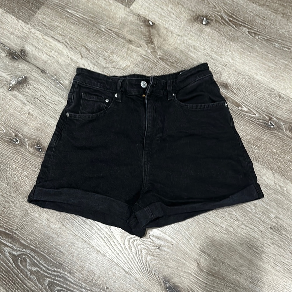 H&M high rise short jean